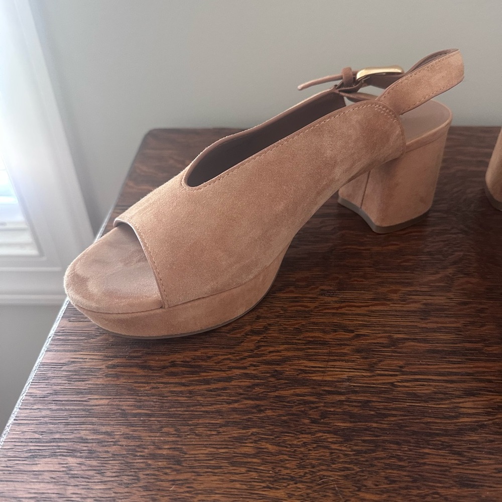 AEROSOLES Cornelia Peep Toe Platform Sandal - Tan Suede